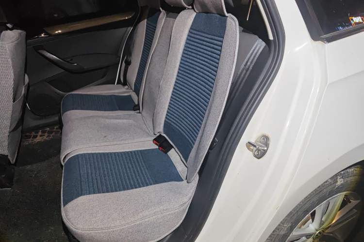 Used Volkswagen Santana 2017 Haval H6 1.6L Automatic Fashion Edition Left Rear Seat