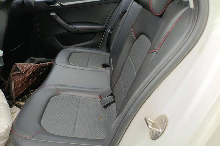 Used Volkswagen Santana 2017 Haval H9 1.6L Automatic Comfort Edition Left Rear Seat