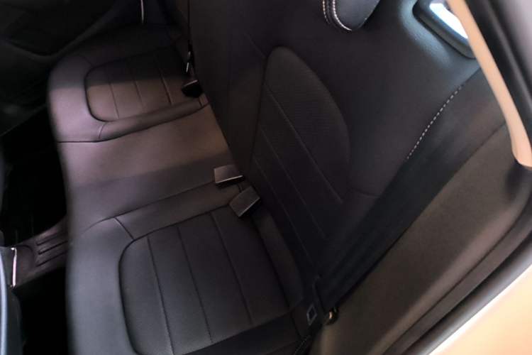 Used Volkswagen Santana 2017 Haval H6 1.6L Automatic Fashion Edition Left Rear Seat