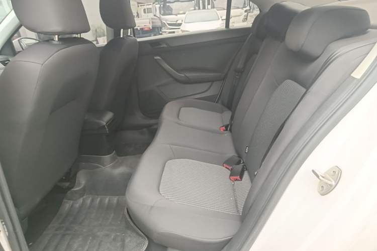 Used Volkswagen Santana 2017 Haval H6 1.6L Automatic Fashion Edition Left Rear Seat
