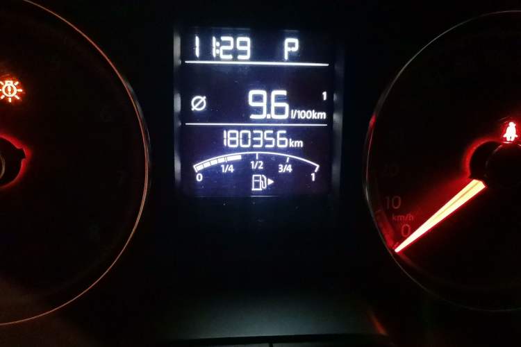 Used Volkswagen Santana 2017 Haval H9 1.6L Automatic Comfort Edition Odometer Close Up
