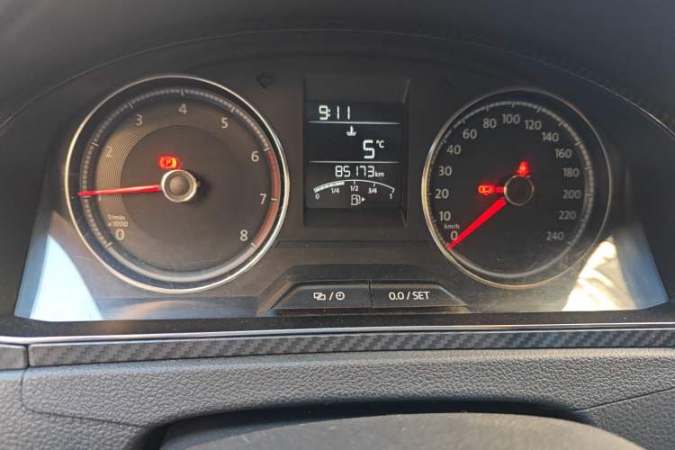 Used Volkswagen Santana 2017 Haval H9 1.6L Manual Comfort Edition Odometer Close Up