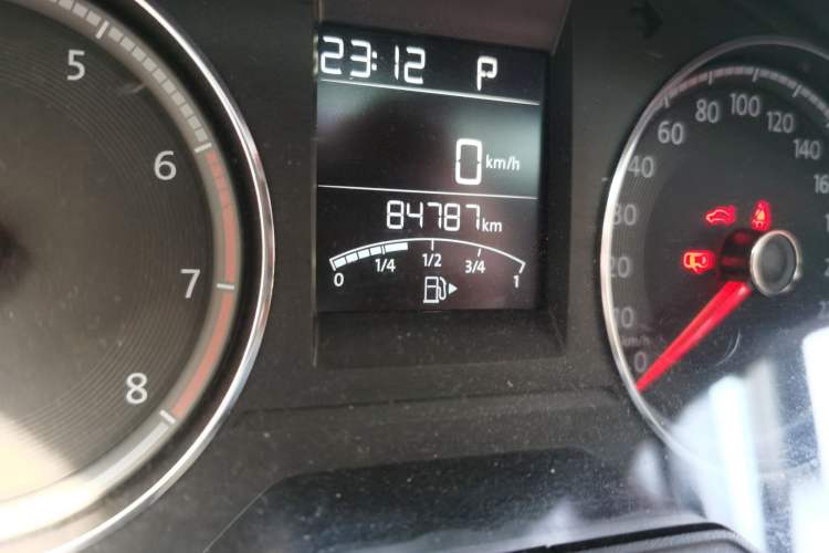 Used Volkswagen Santana 2017 Haval H9 1.6L Automatic Comfort Edition Odometer Close Up