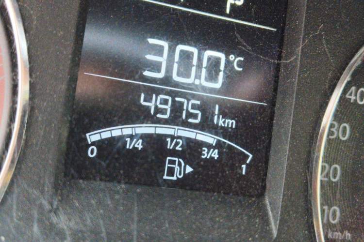 Used Volkswagen Santana 2017 Haval H9 1.6L Automatic Comfort Edition Odometer Close Up