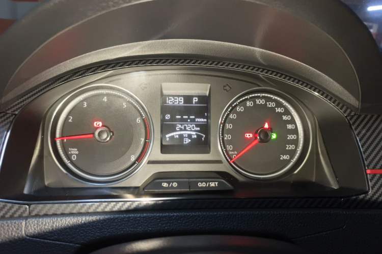 Used Volkswagen Santana 2017 Haval H9 1.6L Automatic Comfort Edition Odometer Close Up