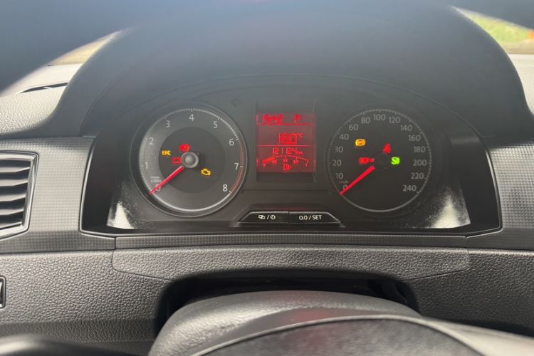 Used Volkswagen Santana 2017 Haval H6 1.6L Automatic Fashion Edition Odometer Close Up