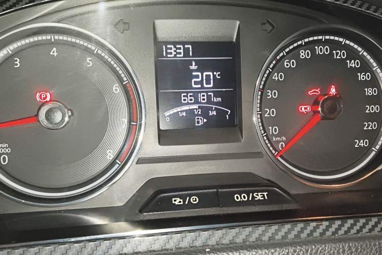 Used Volkswagen Santana 2017 Haval H9 1.6L Manual Comfort Edition Odometer Close Up