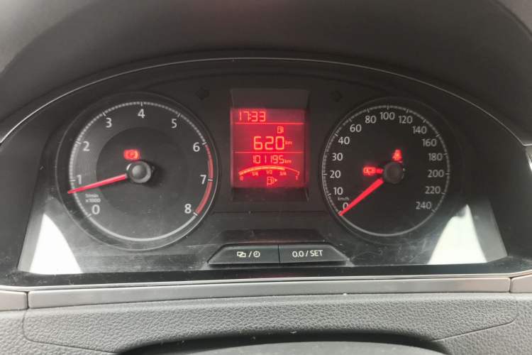 Used Volkswagen Santana 2017 HaoNa 1.4L Manual Fashion Edition Odometer Close Up