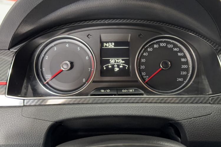 Used Volkswagen Santana 2017 Haval H9 1.6L Automatic Comfort Edition Odometer Close Up