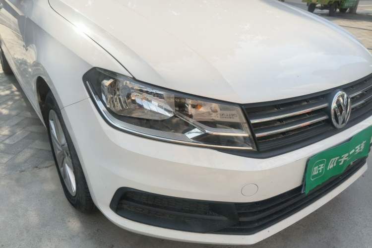 Used Volkswagen Santana 2017 Haval H6 1.6L Automatic Fashion Edition Right Front Headlight