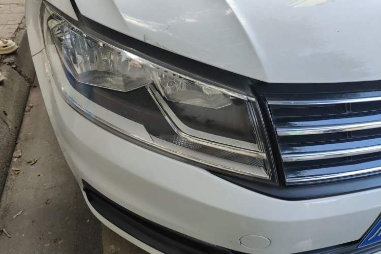 Used Volkswagen Santana 2017 Haval H9 1.6L Automatic Comfort Edition Right Front Headlight