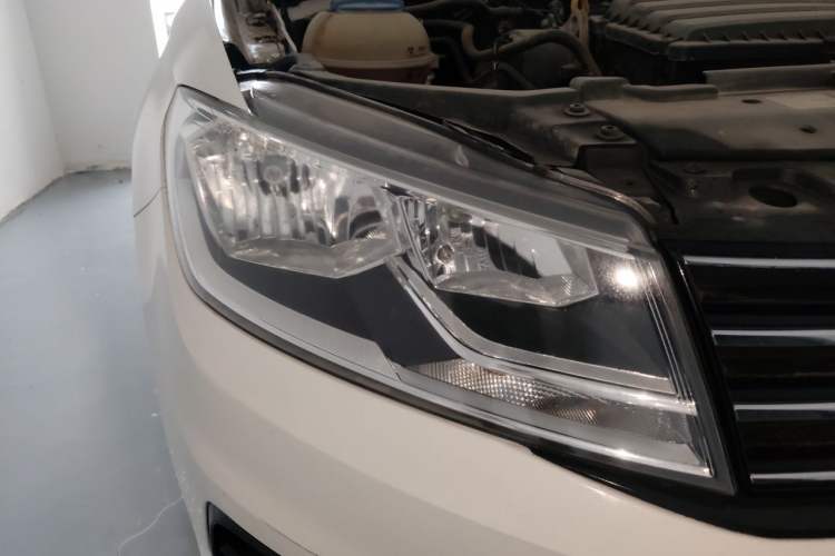 Used Volkswagen Santana 2017 Haval H9 1.6L Automatic Comfort Edition Right Front Headlight