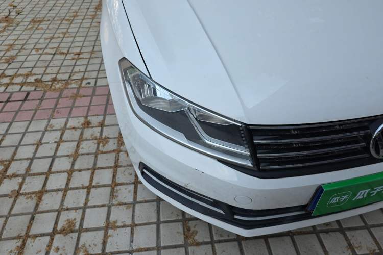 Used Volkswagen Santana 2017 Haval H9 1.6L Manual Comfort Edition Right Front Headlight