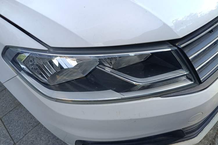 Used Volkswagen Santana 2017 Haval H9 1.6L Automatic Comfort Edition Right Front Headlight