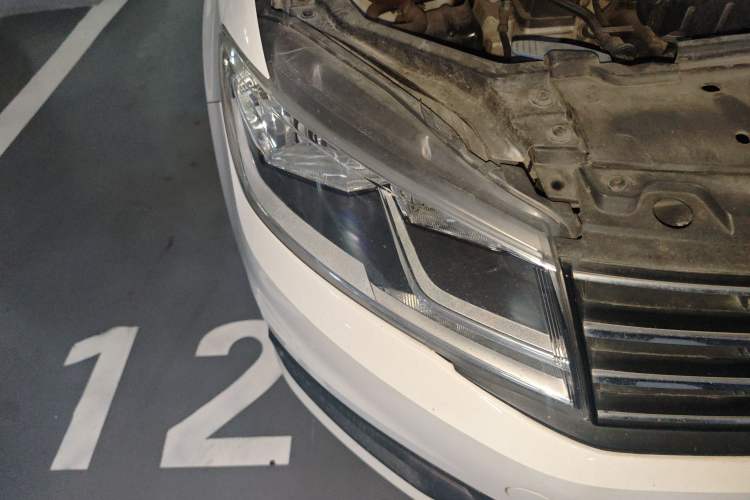 Used Volkswagen Santana 2017 Haval H9 1.6L Automatic Comfort Edition Right Front Headlight