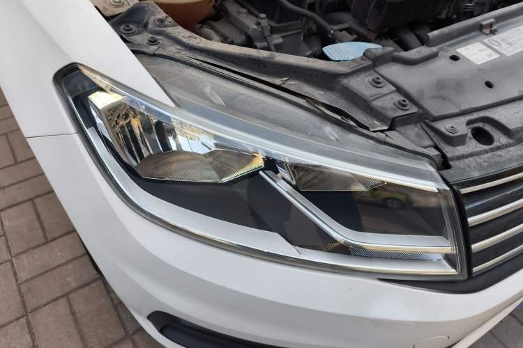 Used Volkswagen Santana 2017 Haval H9 1.6L Automatic Comfort Edition Right Front Headlight