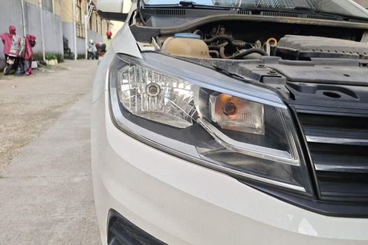 Used Volkswagen Santana 2017 Haval H6 1.6L Automatic Fashion Edition Right Front Headlight