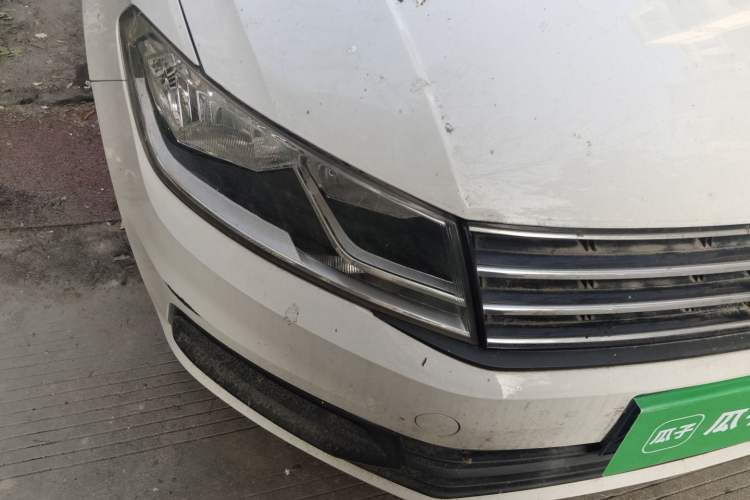 Used Volkswagen Santana 2017 Haval H9 1.6L Automatic Comfort Edition Right Front Headlight