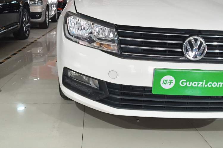 Used Volkswagen Santana 2017 Haval H9 1.6L Manual Comfort Edition Right Front Headlight