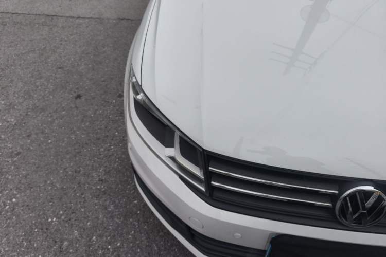 Used Volkswagen Santana 2017 HaoNa 1.4L Manual Fashion Edition Right Front Headlight