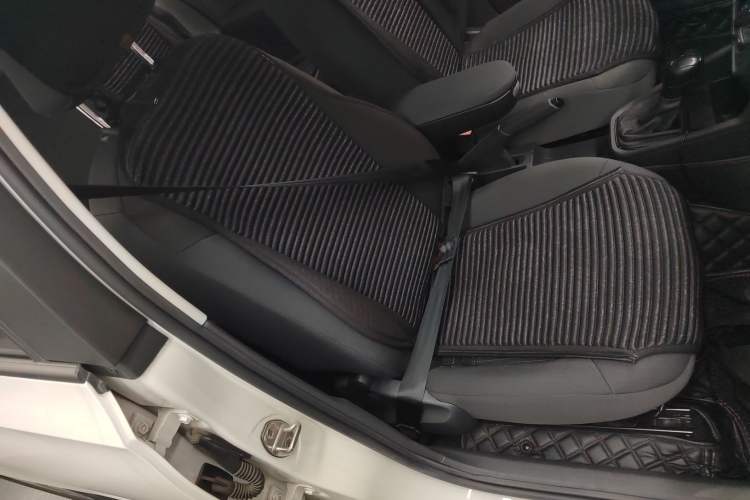 Used Volkswagen Santana 2017 Haval H6 1.6L Automatic Fashion Edition Right Front Seat