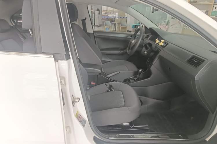 Used Volkswagen Santana 2017 Haval H6 1.6L Automatic Fashion Edition Right Front Seat