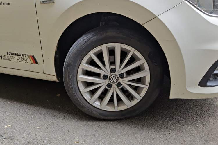 Used Volkswagen Santana 2017 Haval H9 1.6L Automatic Comfort Edition Right Front Wheel Hub