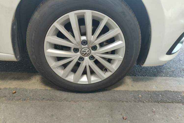 Used Volkswagen Santana 2017 Haval H9 1.6L Automatic Comfort Edition Right Front Wheel Hub
