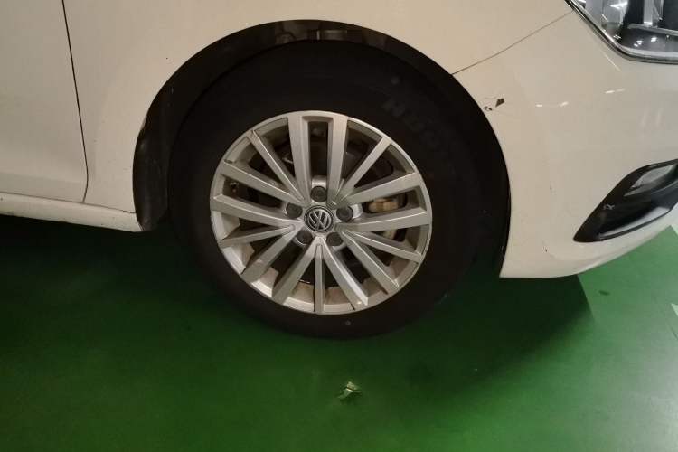 Used Volkswagen Santana 2017 Haval H9 1.6L Automatic Comfort Edition Right Front Wheel Hub