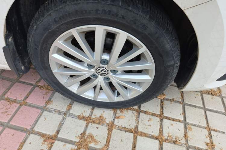Used Volkswagen Santana 2017 Haval H9 1.6L Manual Comfort Edition Right Front Wheel Hub