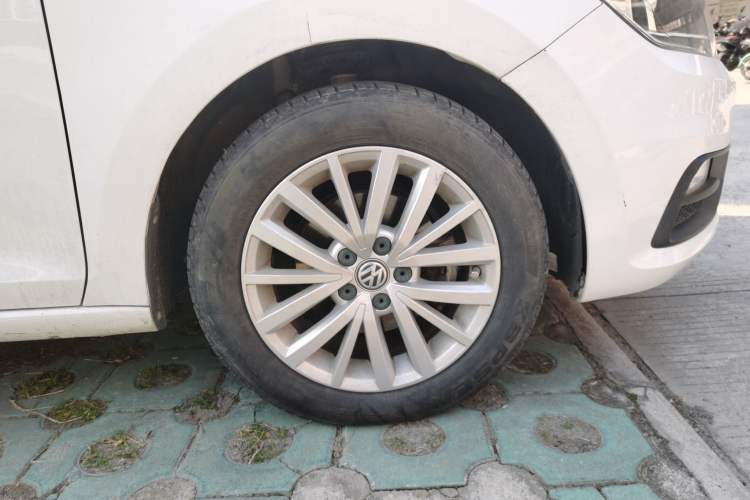 Used Volkswagen Santana 2017 Haval H9 1.6L Automatic Comfort Edition Right Front Wheel Hub
