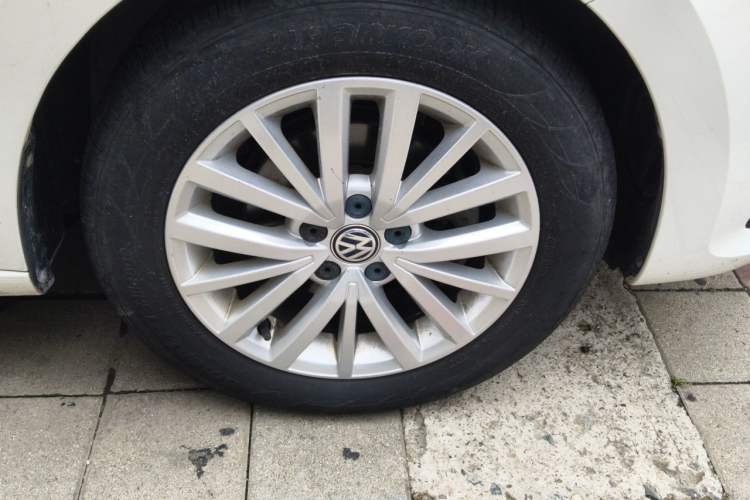 Used Volkswagen Santana 2017 Haval H9 1.6L Automatic Comfort Edition Right Front Wheel Hub