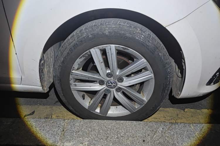 Used Volkswagen Santana 2017 Haval H6 1.6L Automatic Fashion Edition Right Front Wheel Hub