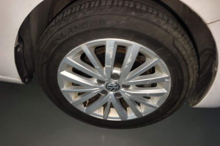 Used Volkswagen Santana 2017 Haval H9 1.6L Automatic Comfort Edition Right Front Wheel Hub