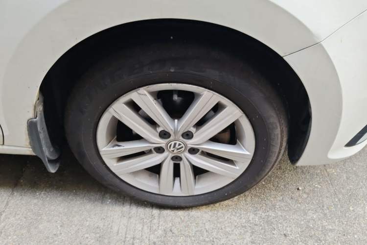 Used Volkswagen Santana 2017 Haval H6 1.6L Automatic Fashion Edition Right Front Wheel Hub