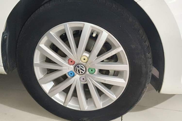 Used Volkswagen Santana 2017 Haval H9 1.6L Manual Comfort Edition Right Front Wheel Hub