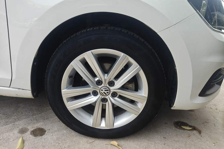 Used Volkswagen Santana 2017 Haval H6 1.6L Automatic Fashion Edition Right Front Wheel Hub