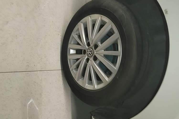 Used Volkswagen Santana 2017 Haval H9 1.6L Automatic Comfort Edition Right Rear Wheel Hub