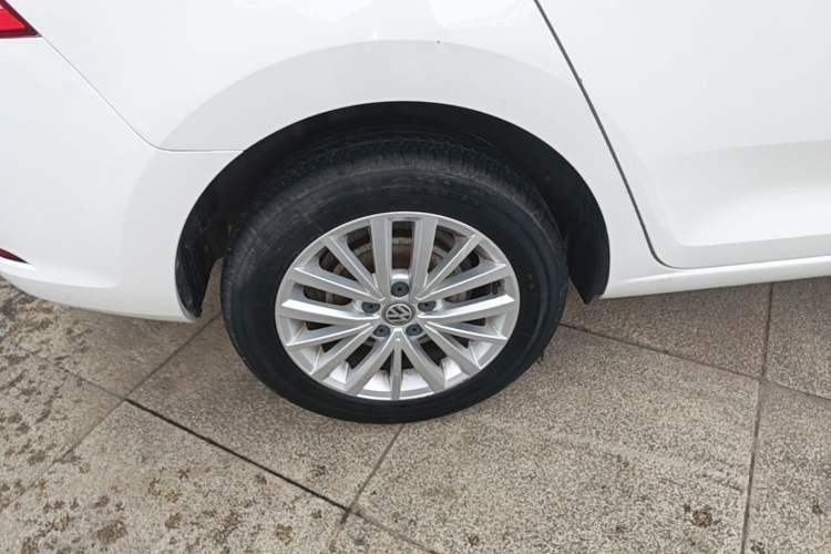 Used Volkswagen Santana 2017 Haval H9 1.6L Automatic Comfort Edition Right Rear Wheel Hub