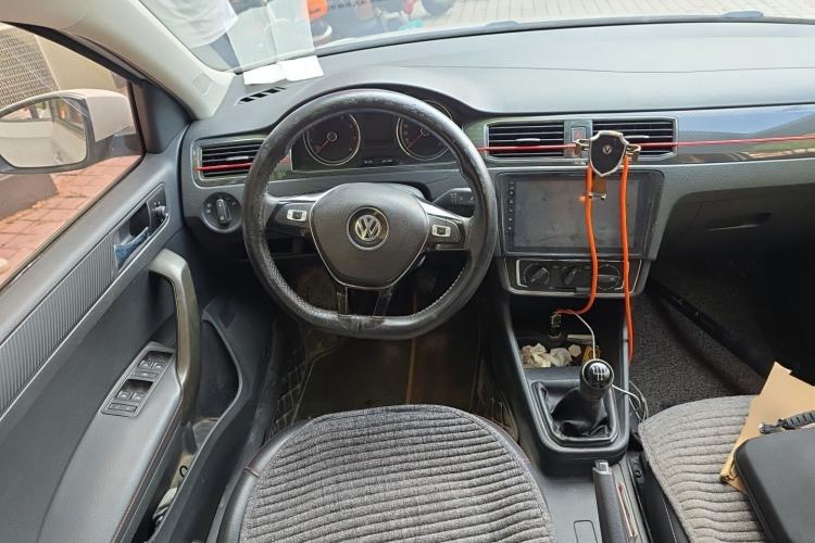Used Volkswagen Santana 2017 Haval H9 1.6L Manual Comfort Edition Steering Wheel