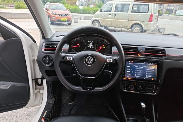 Used Volkswagen Santana 2017 Haval H9 1.6L Automatic Comfort Edition Steering Wheel