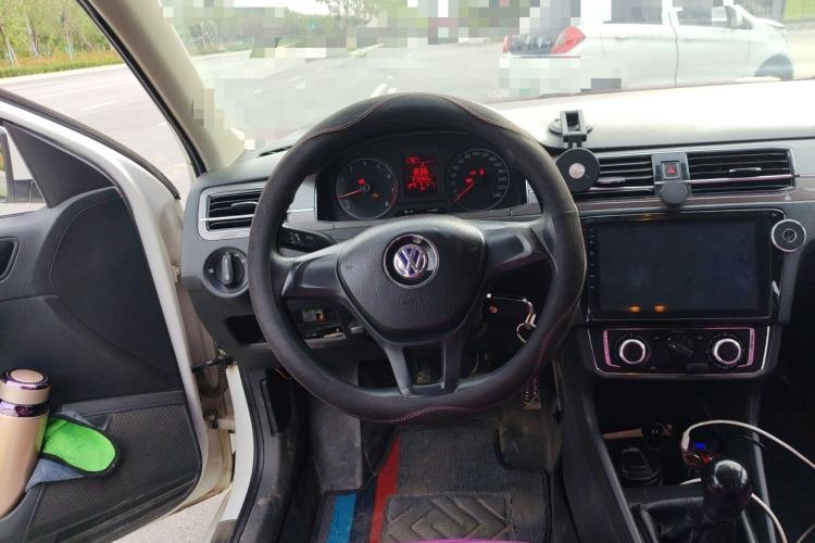 Used Volkswagen Santana 2017 HaoNa 1.4L Manual Fashion Edition Steering Wheel