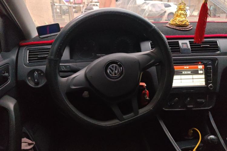 Used Volkswagen Santana 2017 HaoNa 1.4L Manual Fashion Edition Steering Wheel