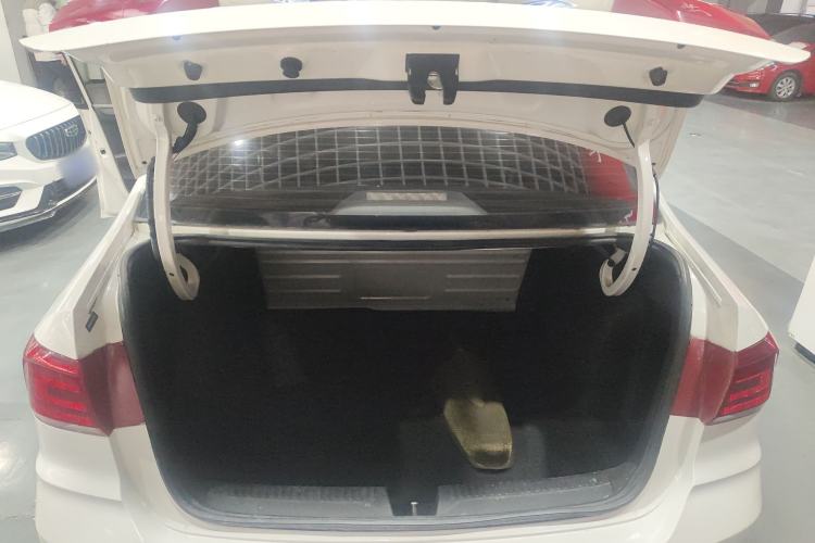 Used Volkswagen Santana 2017 Haval H6 1.6L Automatic Fashion Edition Trunk
