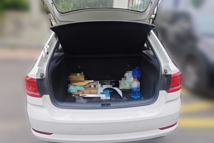 Used Volkswagen Santana 2017 Haval H6 1.6L Automatic Fashion Edition Trunk