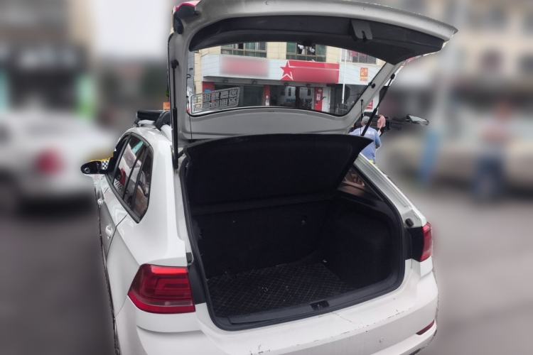 Used Volkswagen Santana 2017 HaoNa 1.4L Manual Fashion Edition Trunk