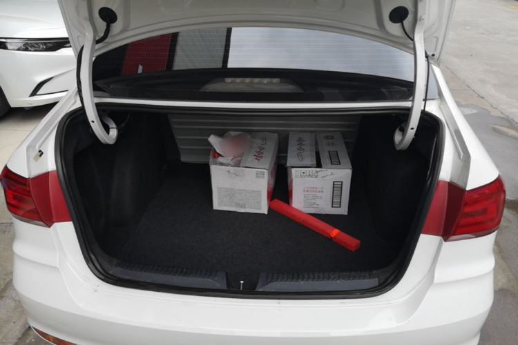 Used Volkswagen Santana 2017 Haval H6 1.6L Automatic Fashion Edition Trunk