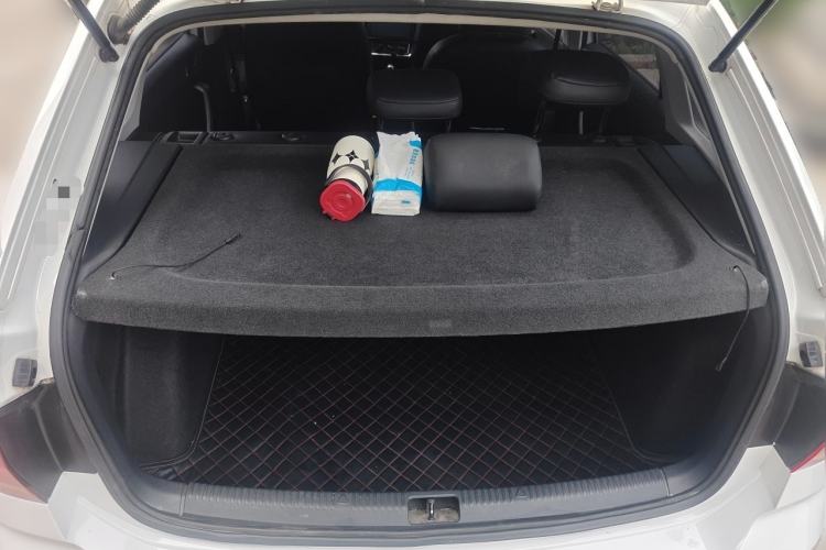 Used Volkswagen Santana 2017 Haval H6 1.6L Automatic Fashion Edition Trunk