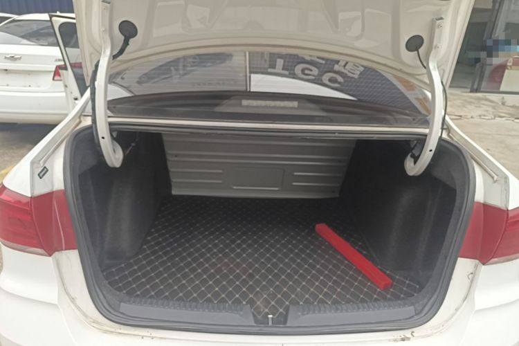 Used Volkswagen Santana 2017 Haval H6 1.6L Automatic Fashion Edition Trunk