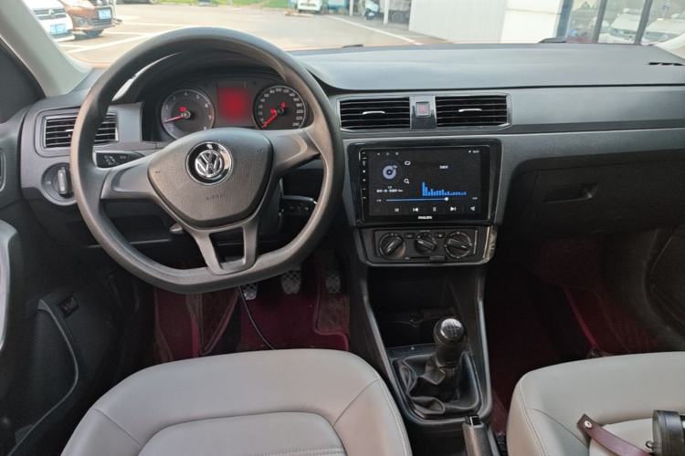 Used Volkswagen Santana 2018 1.5L Manual Fashion Edition Center Console